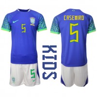 Brasilien Casemiro #5 Udebanesæt Børn VM 2022 Kortærmet (+ Korte bukser)
